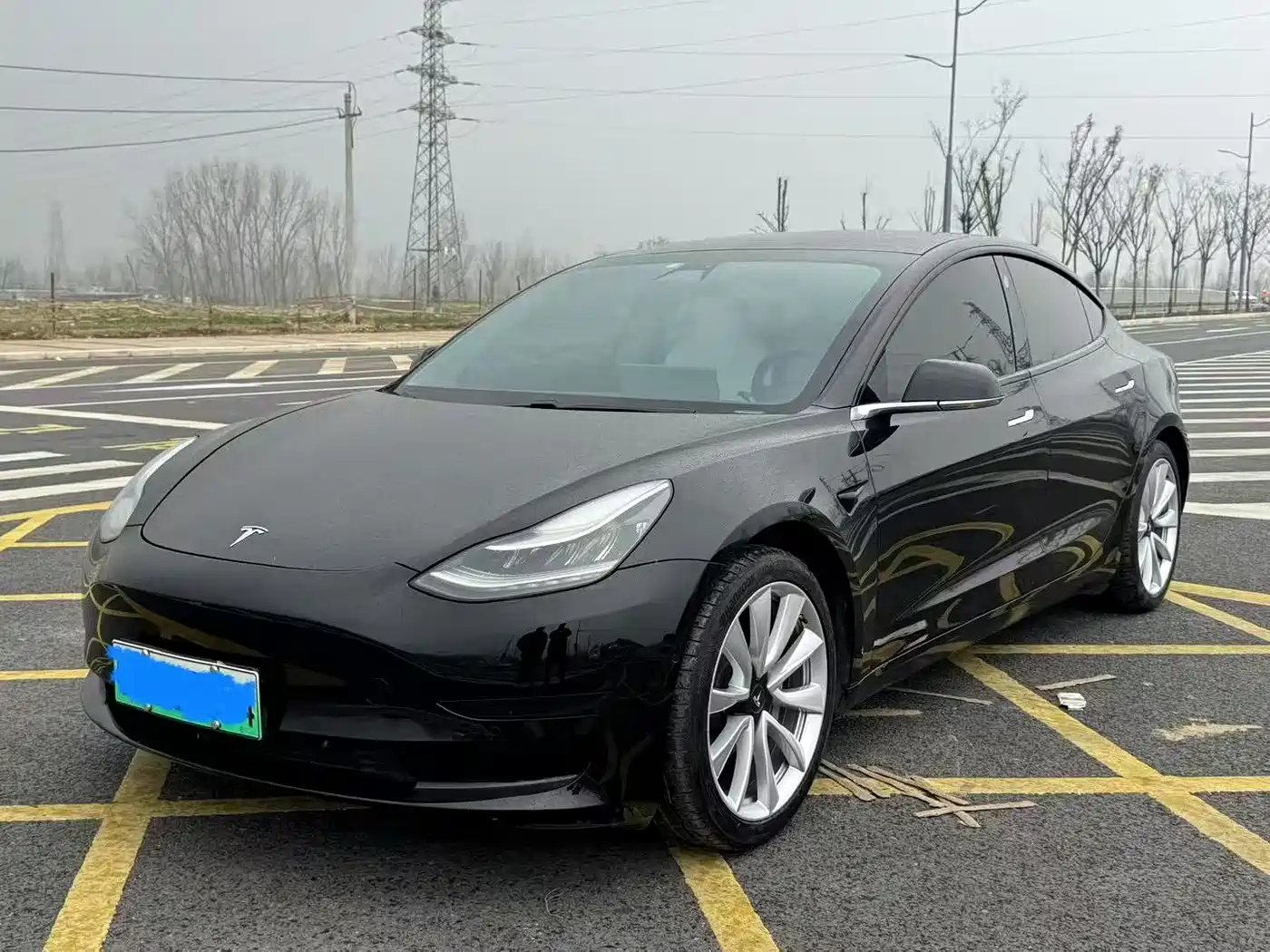 TESLA MODEL 3