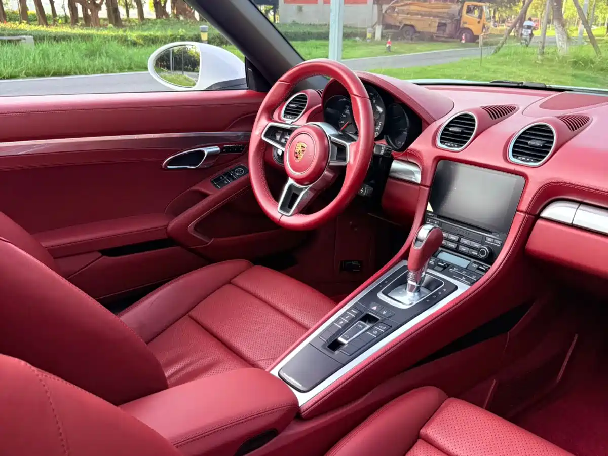 Photo 11 - Porsche 718