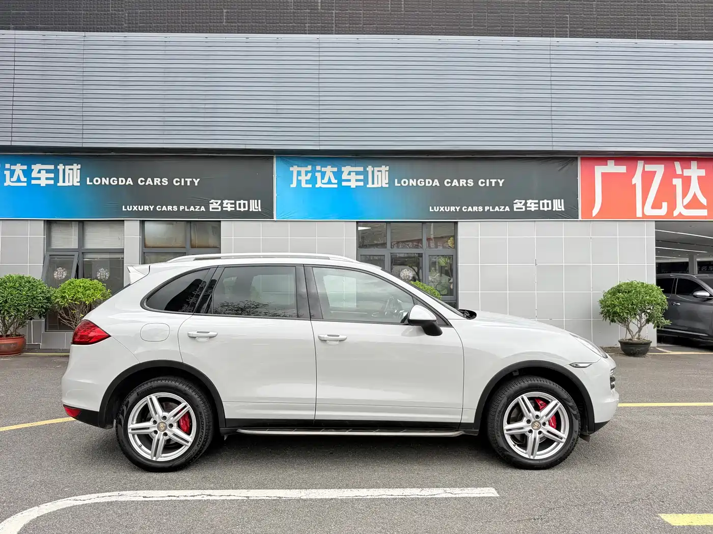 Porsche Cayenne 2014 Cayenne Platinum Edition 3.0T фото 11