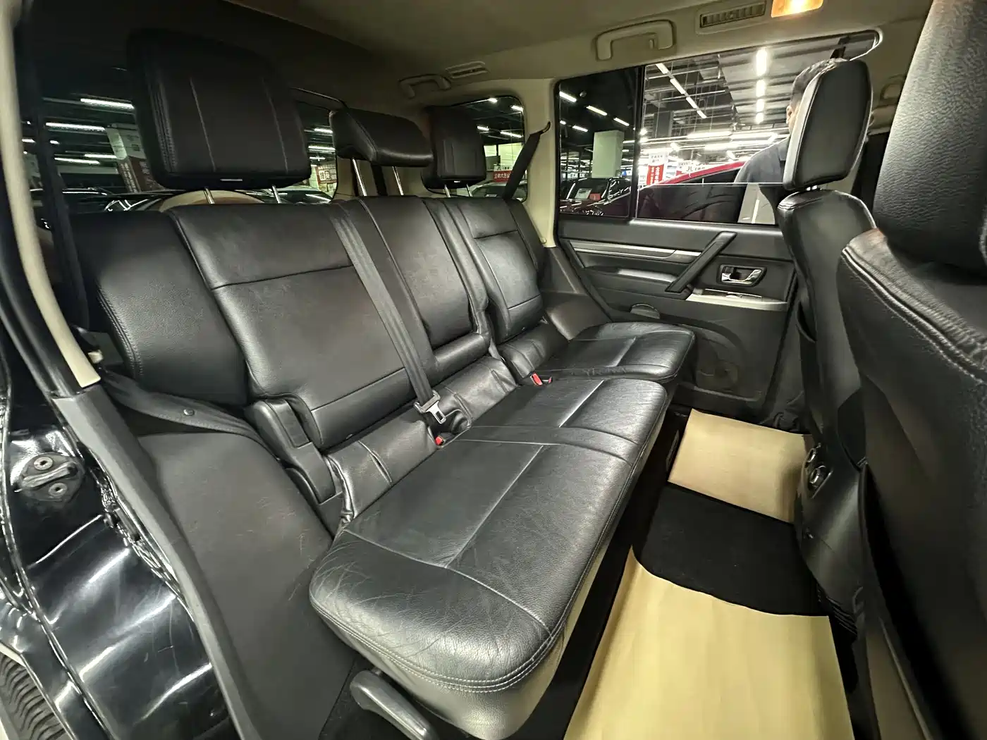 Mitsubishi Pajero (Import) 2015 3.0L Automatic Elite Premium Edition China IV фото 16