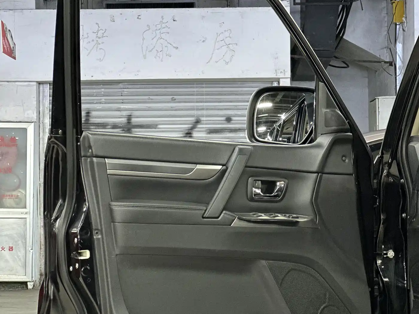 Mitsubishi Pajero (Import) 2015 3.0L Automatic Elite Premium Edition China IV фото 24