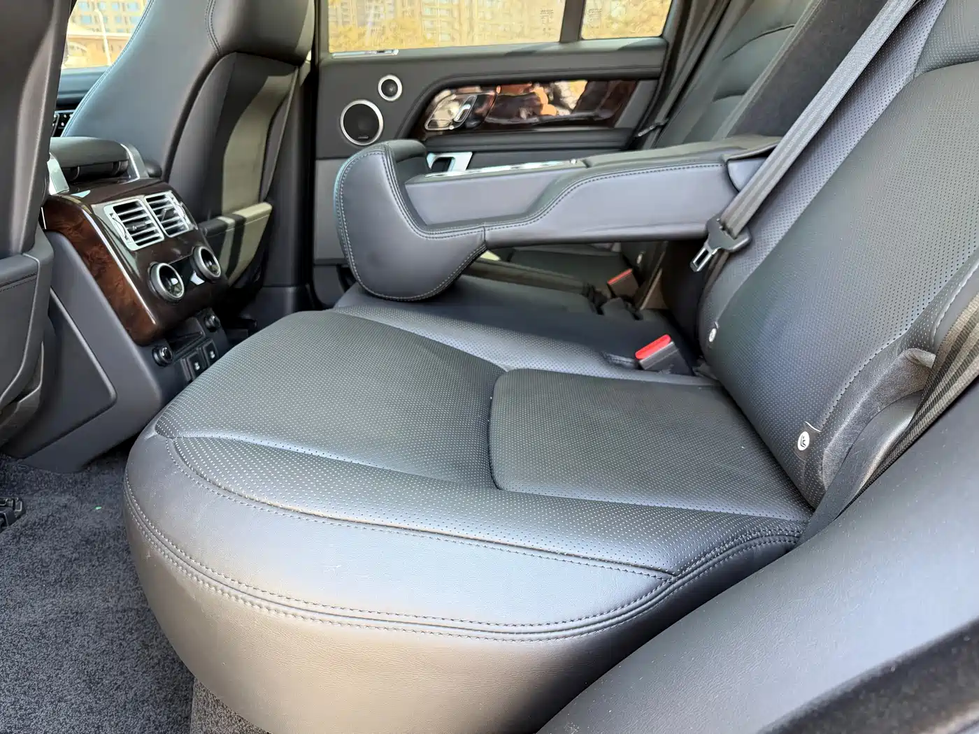 Land Rover Range Rover 2020 3.0 L6 Heritage Edition фото 16