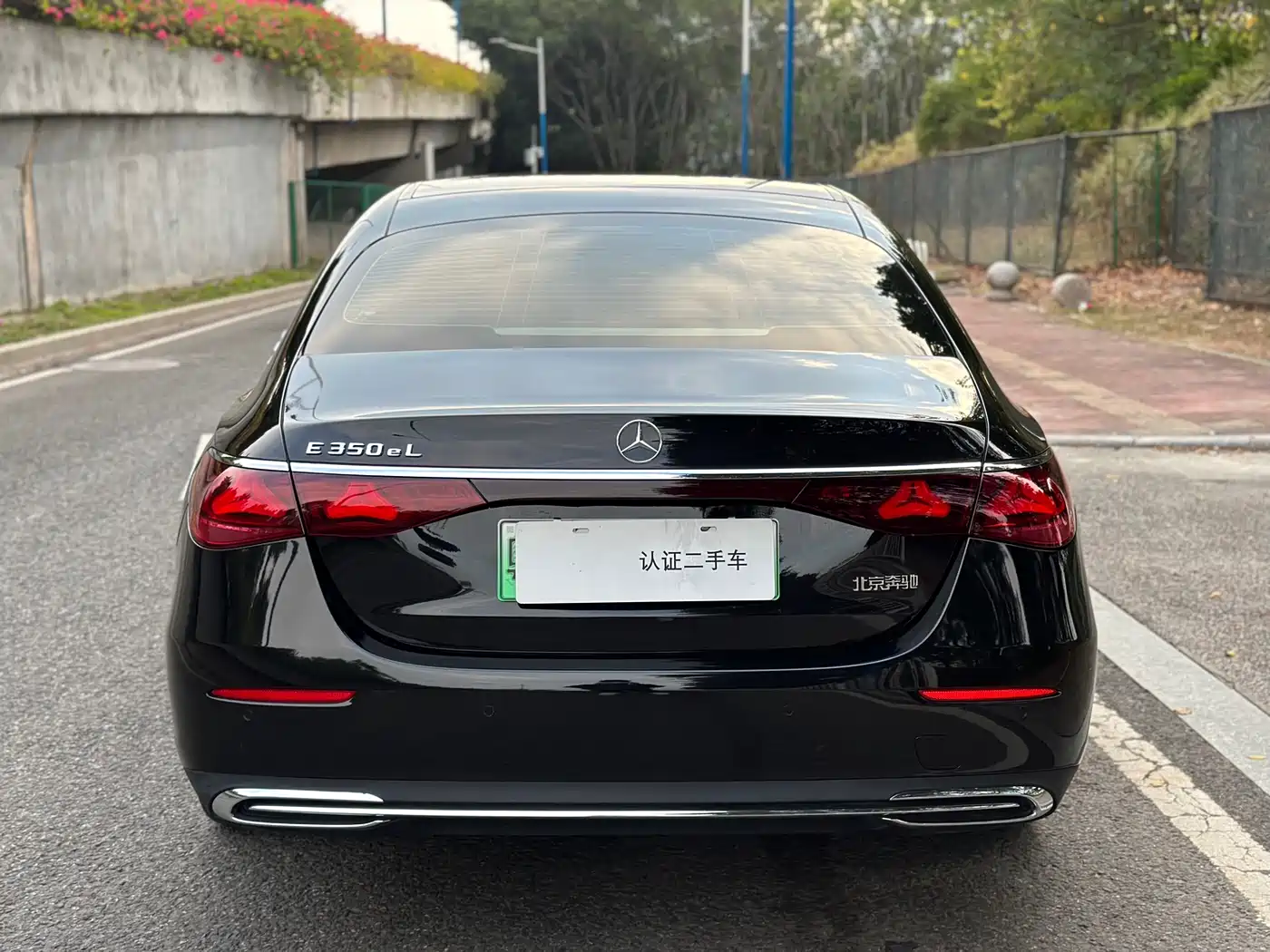 Mercedes-Benz E-Class New Energy 2024 E 350 e L Plug-in Hybrid Sedan фото 21