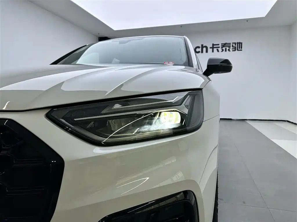 Audi Q5L 2024 Model 40 TFSI Luxury Dynamic фото 5