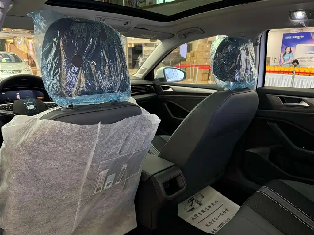 Volkswagen Sagitar 2025 Model Year Facelift 300TSI DSG Soaring Edition фото 26