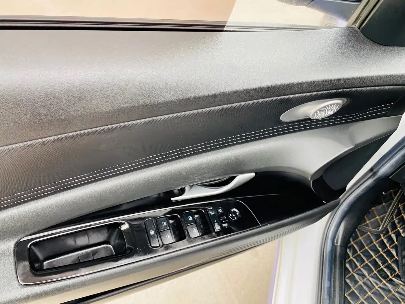 Hyundai Elantra 2022 1.5L CVT GLS Leading Edition фото 9