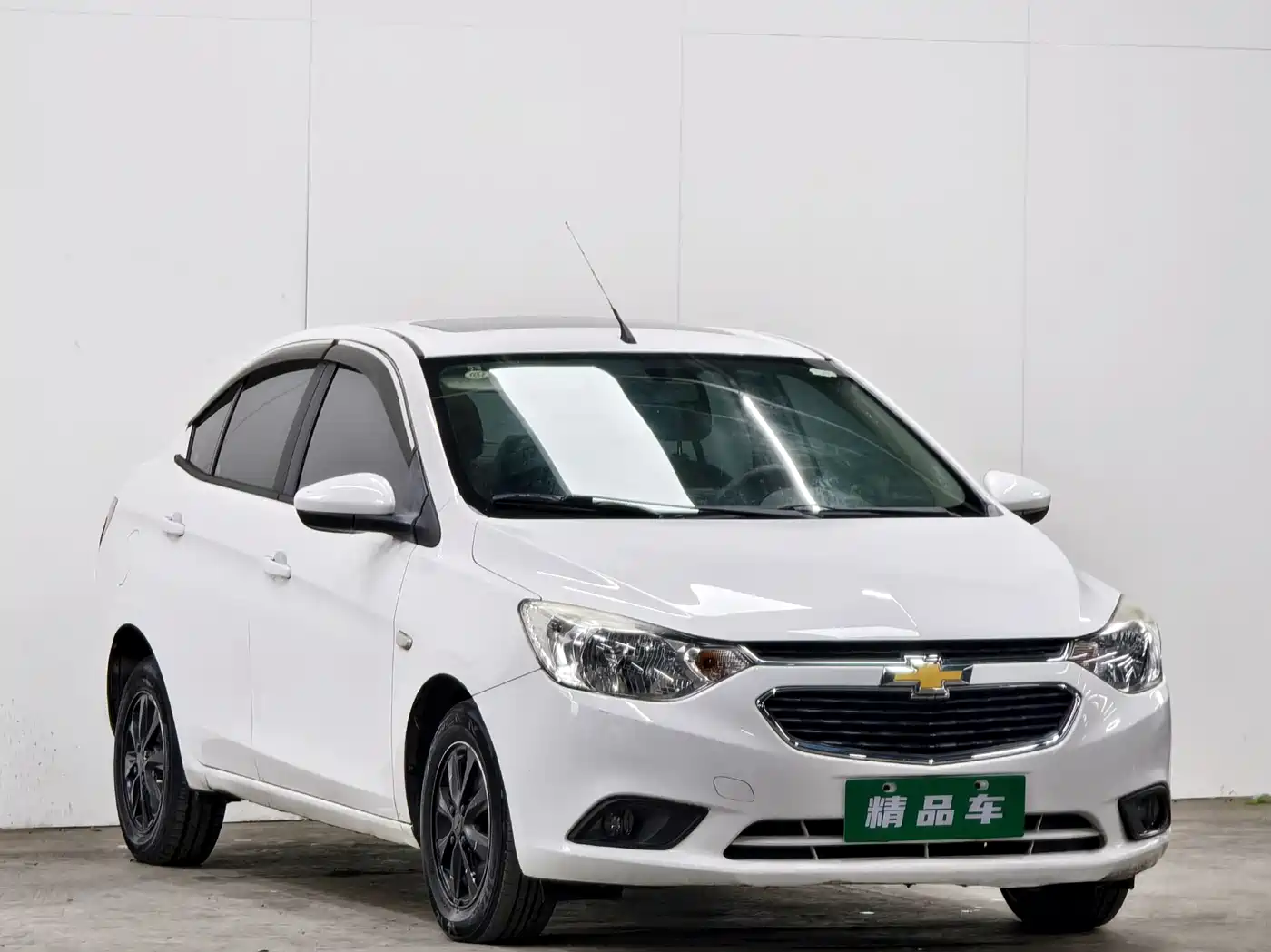 Chevrolet Sail 2015 Sail 3 1.5L AMT Happiness Sunroof Edition фото 3