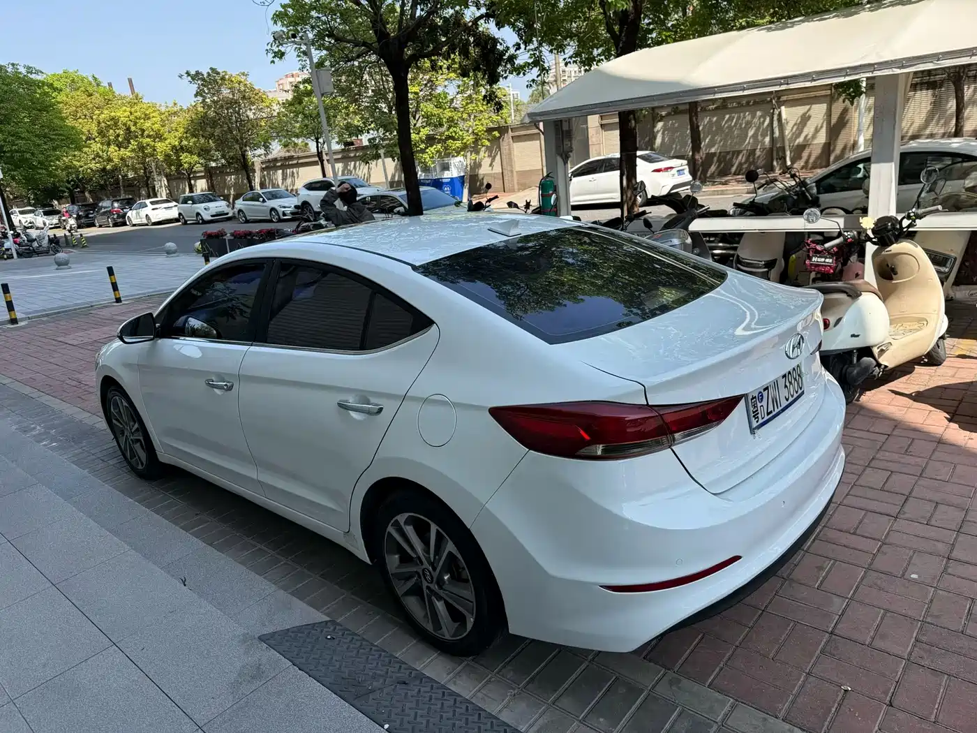 Hyundai Elantra 2018 1.6L Automatic 15th Anniversary Special Edition фото 9