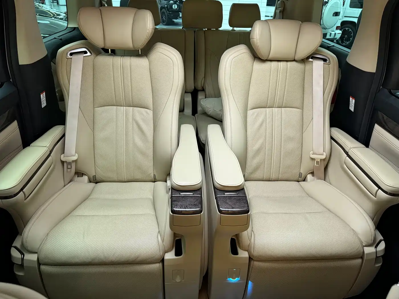 Toyota Alphard 2021 Hybrid 2.5L Premium фото 20