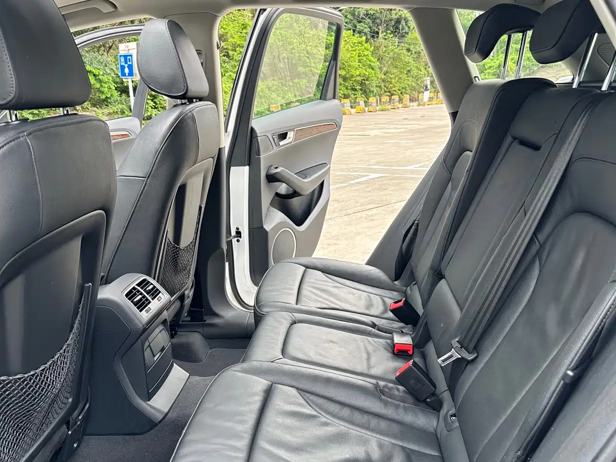 Audi Q5 2012 2.0TFSI Comfort фото 12
