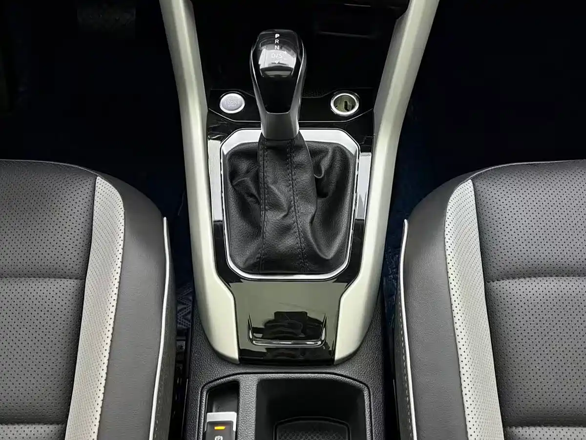 Volkswagen T-ROC 2023 280TSI DSG 2WD Time Edition фото 11