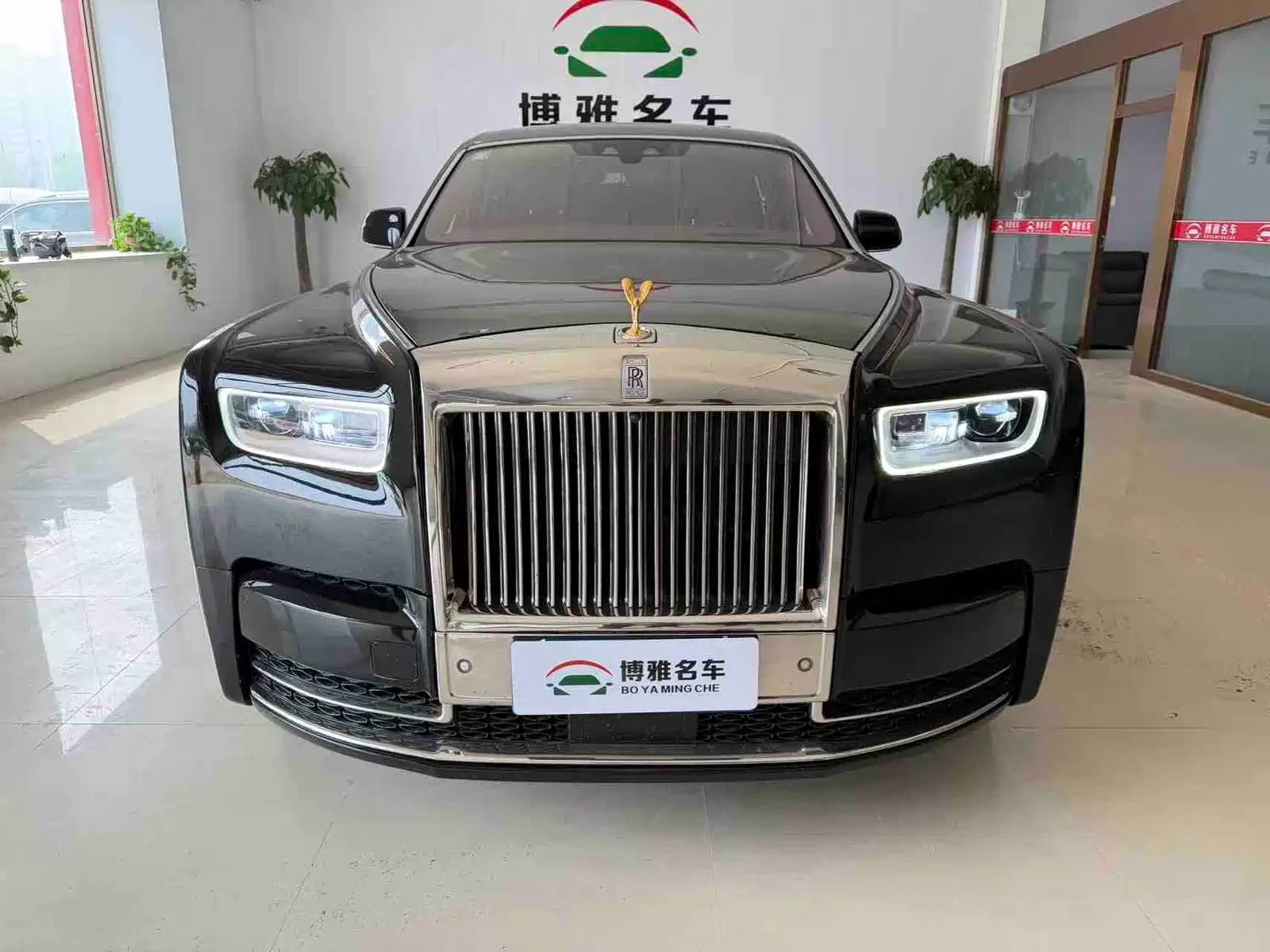 Фото 1 - Rolls-Royce Phantom