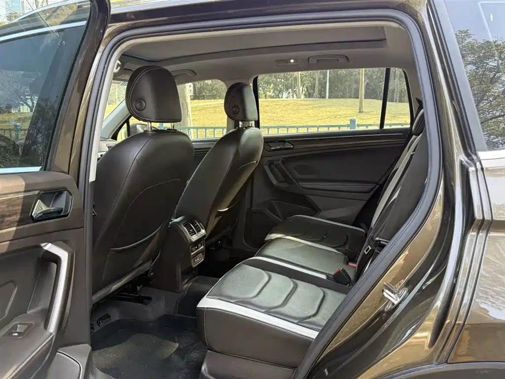 Volkswagen Tiguan L 2017 330TSI Automatic 2WD Luxury Edition фото 12