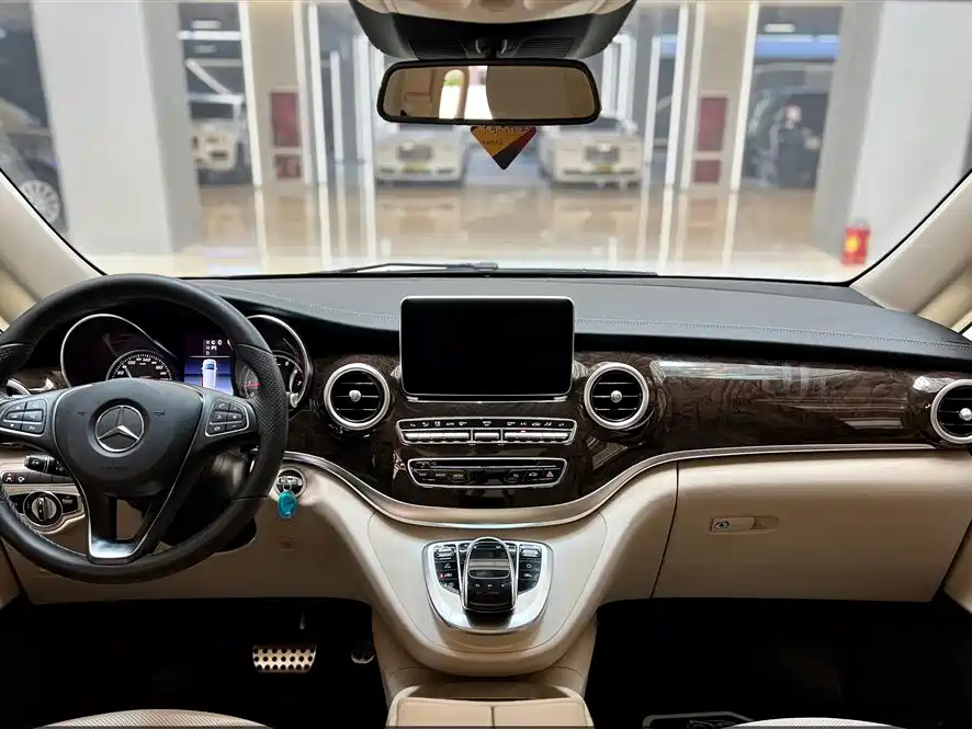 Mercedes-Benz V-Class 2018 V 260 L Premium Long Version China V фото 15
