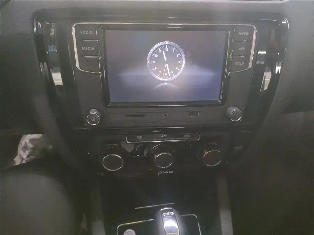 Volkswagen Sagitar 2018 280TSI DSG Spark Edition фото 10