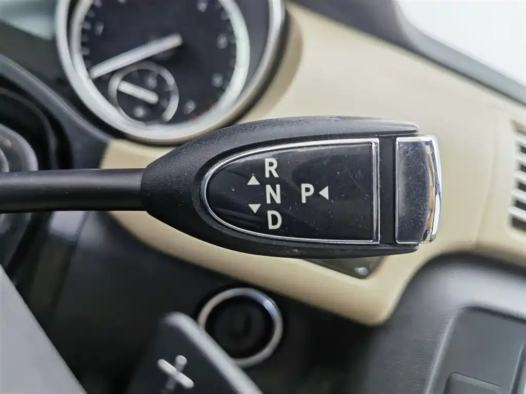 Mercedes-Benz R-Class 2015 R 320 4MATIC Luxury фото 13