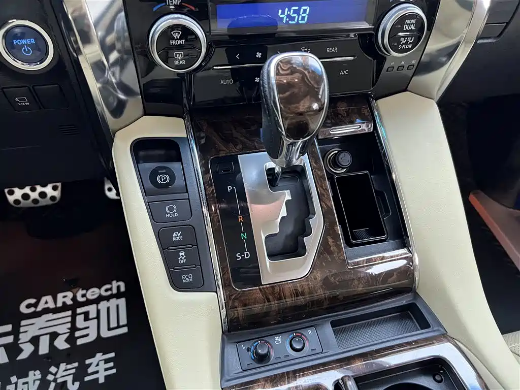 Toyota Alphard 2021 Hybrid 2.5L Luxury фото 17