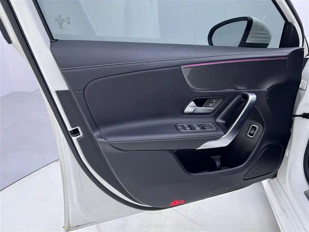 Mercedes-Benz A-Class 2020 A 200 L Sport Sedan фото 17
