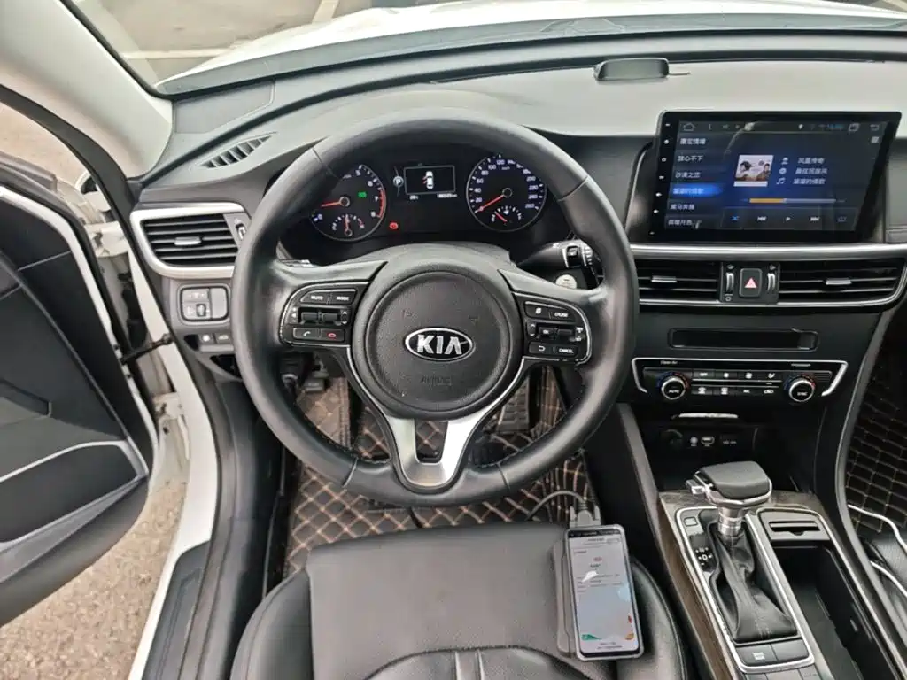Фото 11 - Kia K5