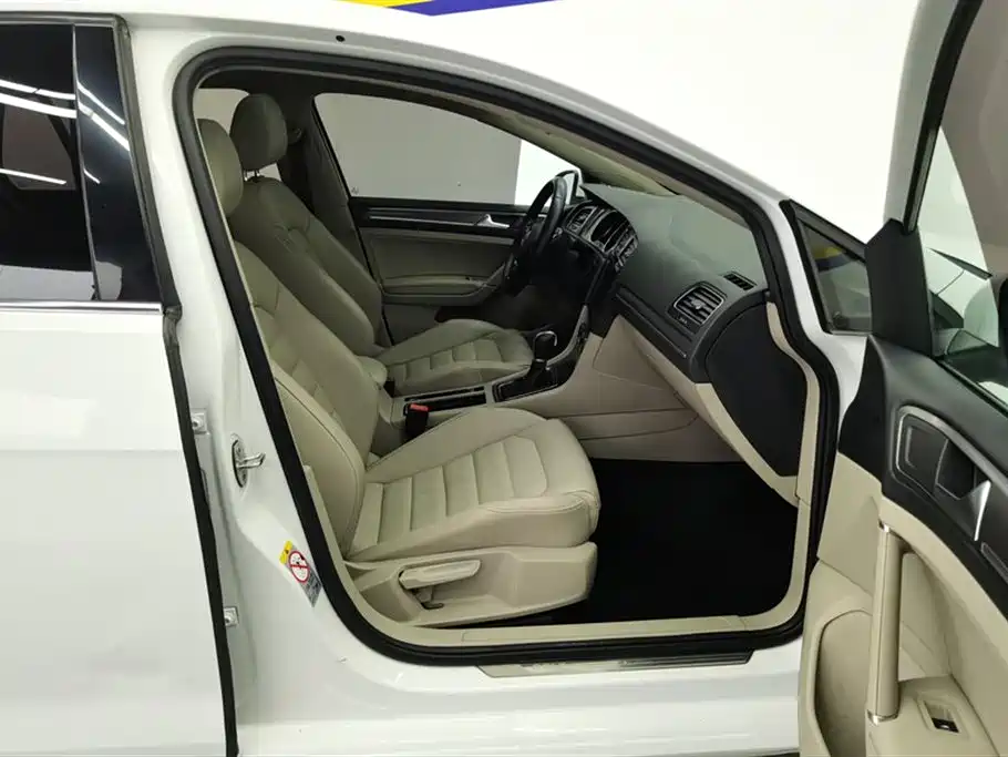 Volkswagen Golf 2015 1.4TSI Automatic Luxury фото 8