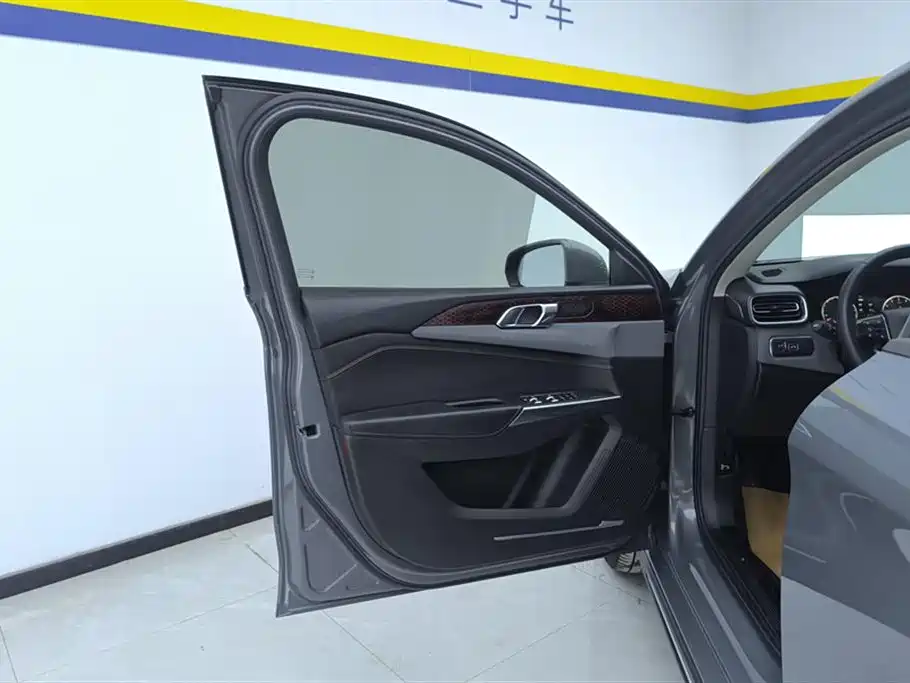 Lynk & Co 02 2019 1.5T DCT 2WD Power Edition China VI фото 7
