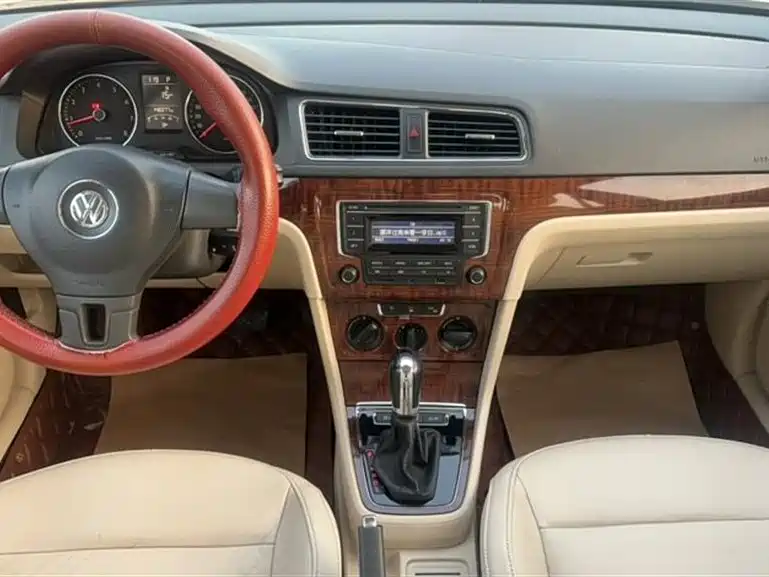 Volkswagen Lavida 2013 Facelift Classic 1.6L Automatic Comfort фото 6