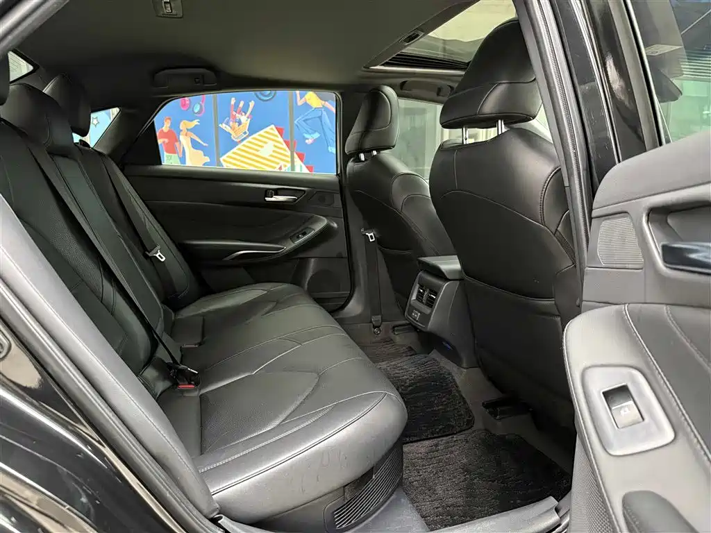 Toyota Avalon 2022 Hybrid 2.5L Luxury Edition фото 28