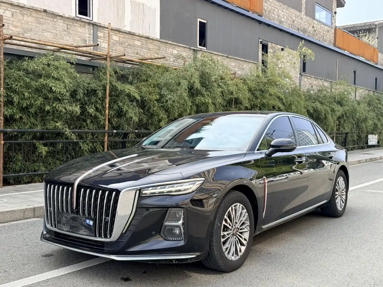 Hongqi H5 2025 1.5T DCT Flag Rhythm 500,000 Units Memorial Edition
