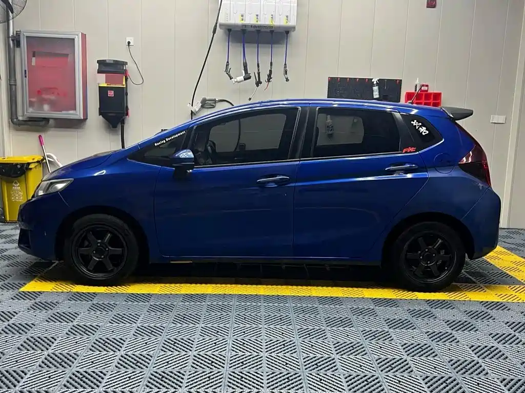 Photo 3 - Honda Fit