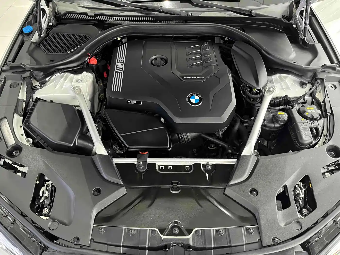 BMW 5 Series 2021 Facelift 530Li Leading M Sport Package фото 24