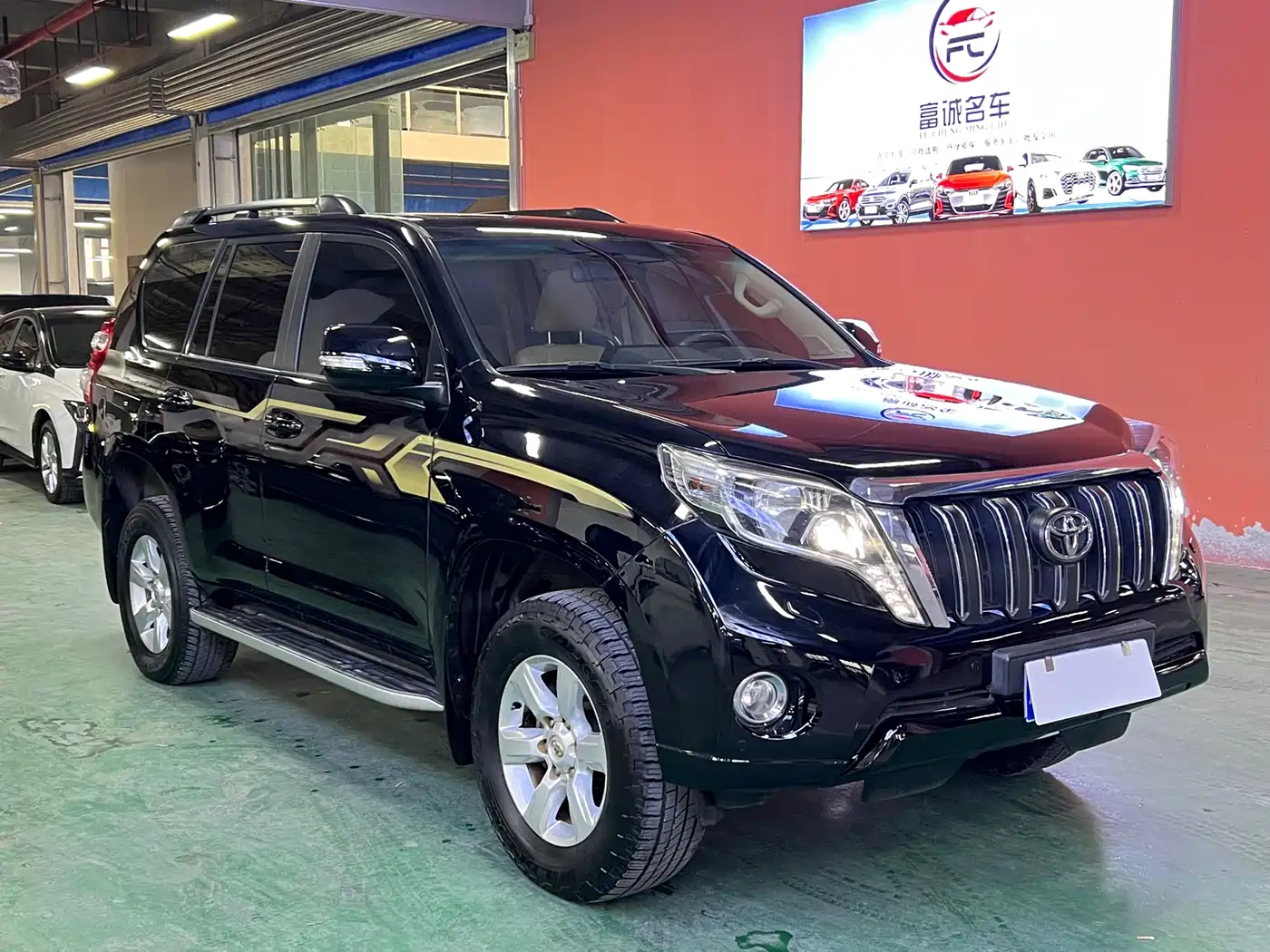 Toyota Prado 2014 4.0L Automatic TX-L NAVI фото 3