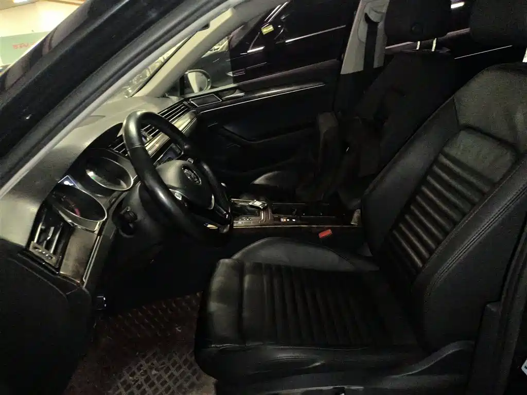 Volkswagen Magotan 2018 Facelift 330TSI DSG Luxury фото 22
