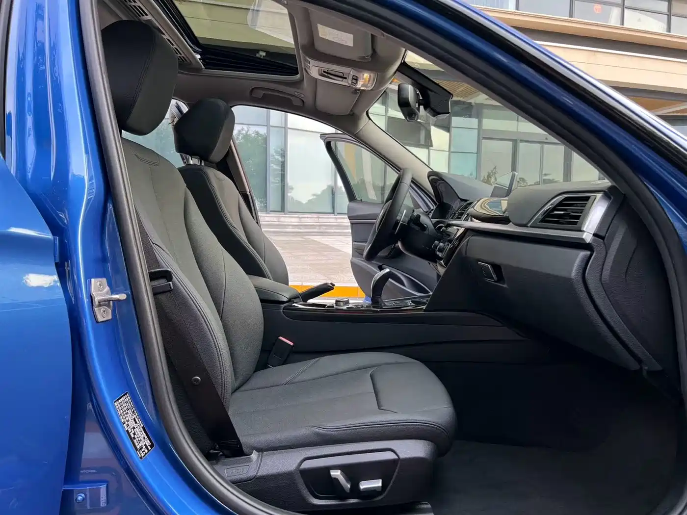 BMW 3 Series 2017 320Li M Sport фото 4