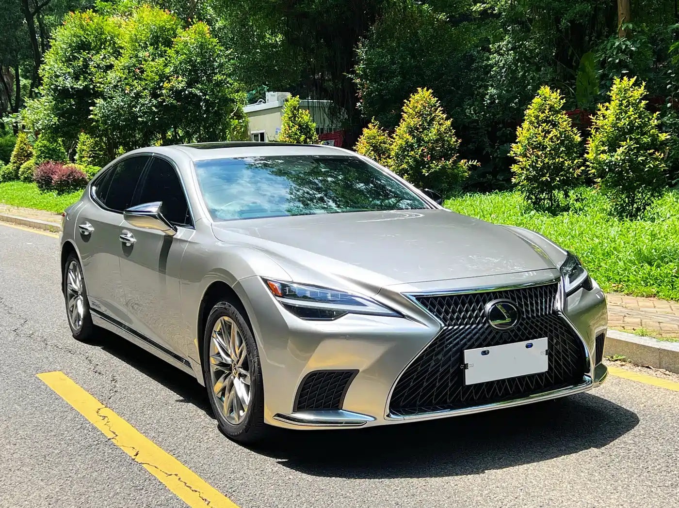 Lexus LS 2022 2021 500h Luxury Edition