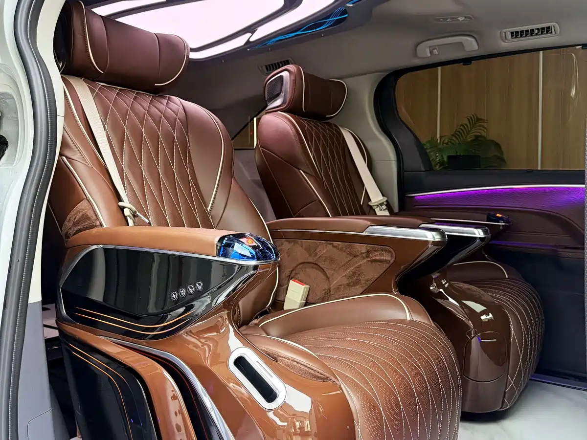 Toyota Sienna 2024 2.5L Hybrid Comfort Edition фото 8
