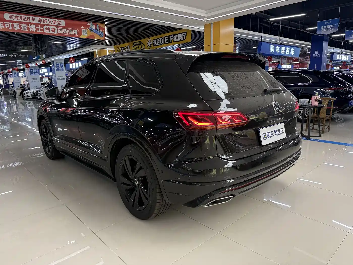 VOLKSWAGEN TOUAREG