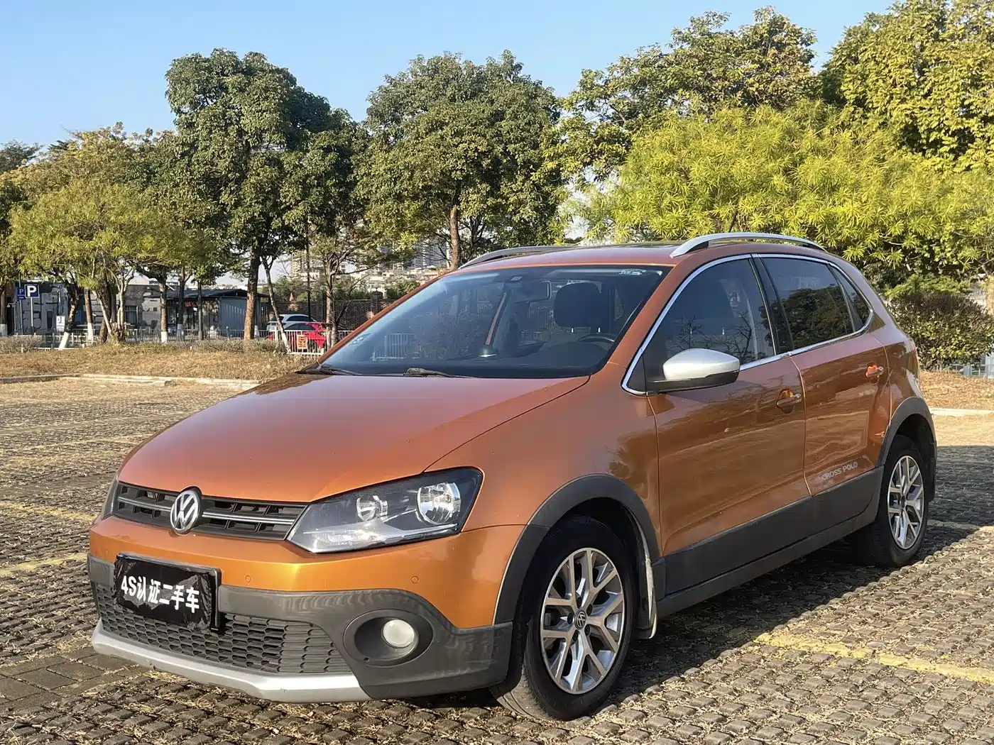 Volkswagen Polo 2016 1.6L Cross Polo Automatic