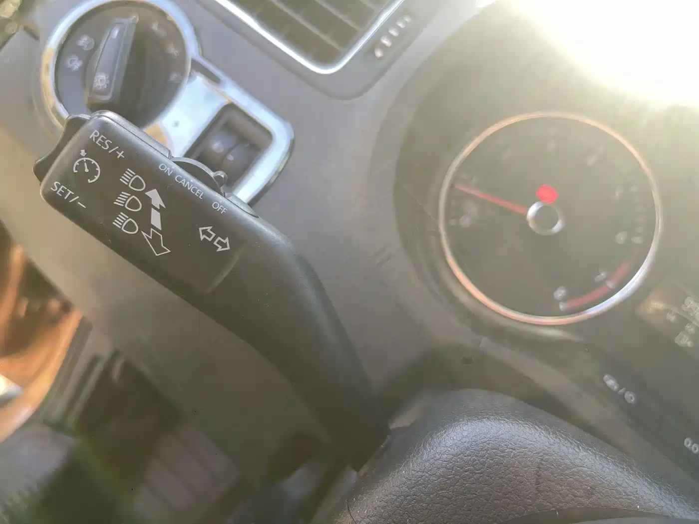 Volkswagen Polo 2016 1.6L Cross Polo Automatic фото 13