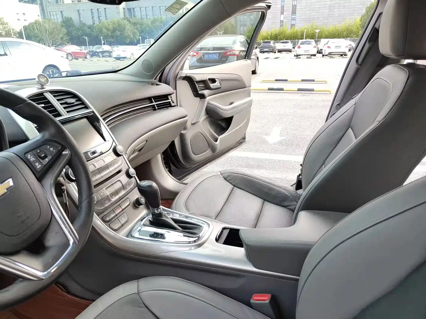 Chevrolet Malibu 2012 2.0L Automatic Luxury Edition фото 10