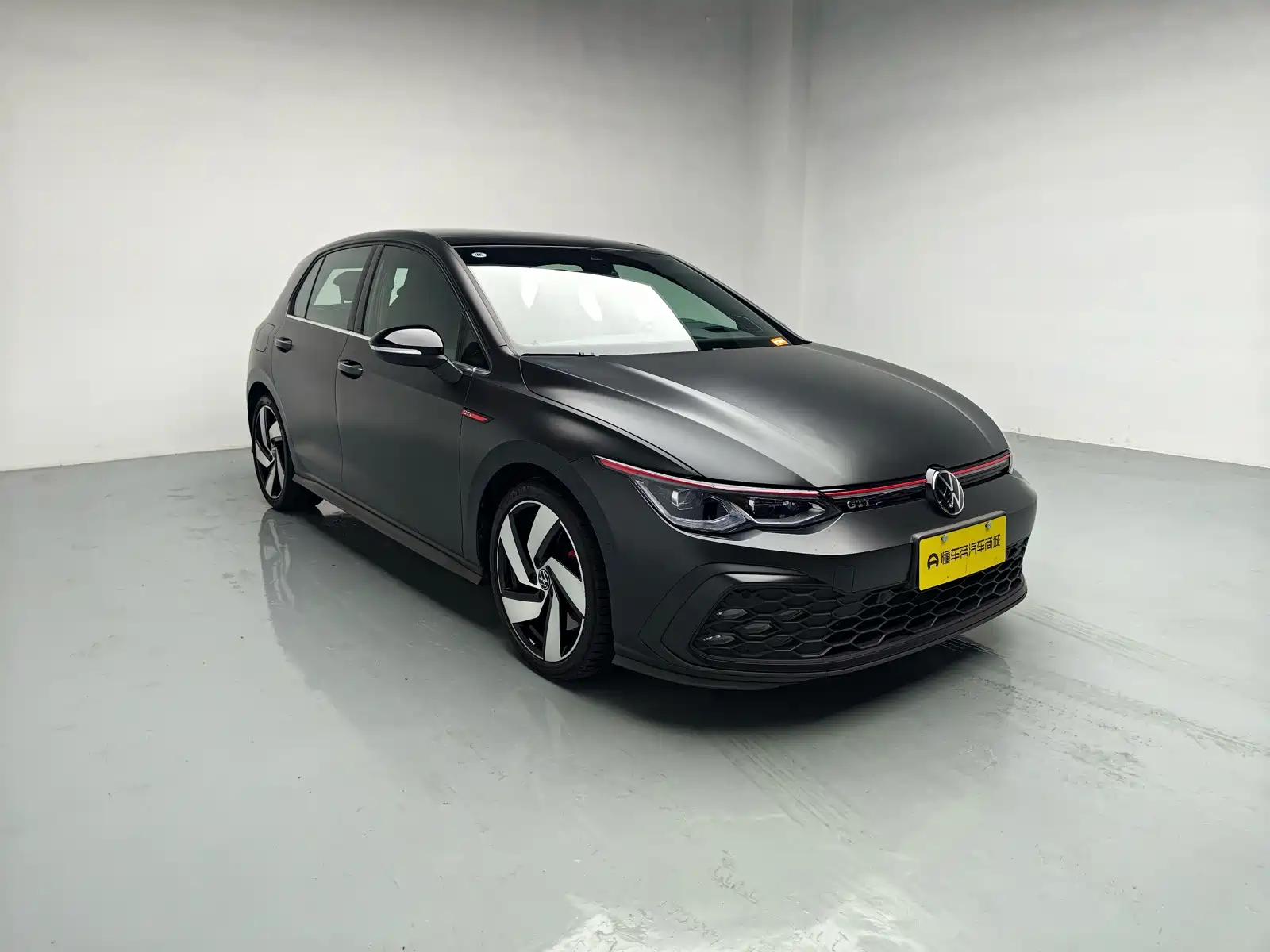 صورة 6 - Volkswagen Golf GTI