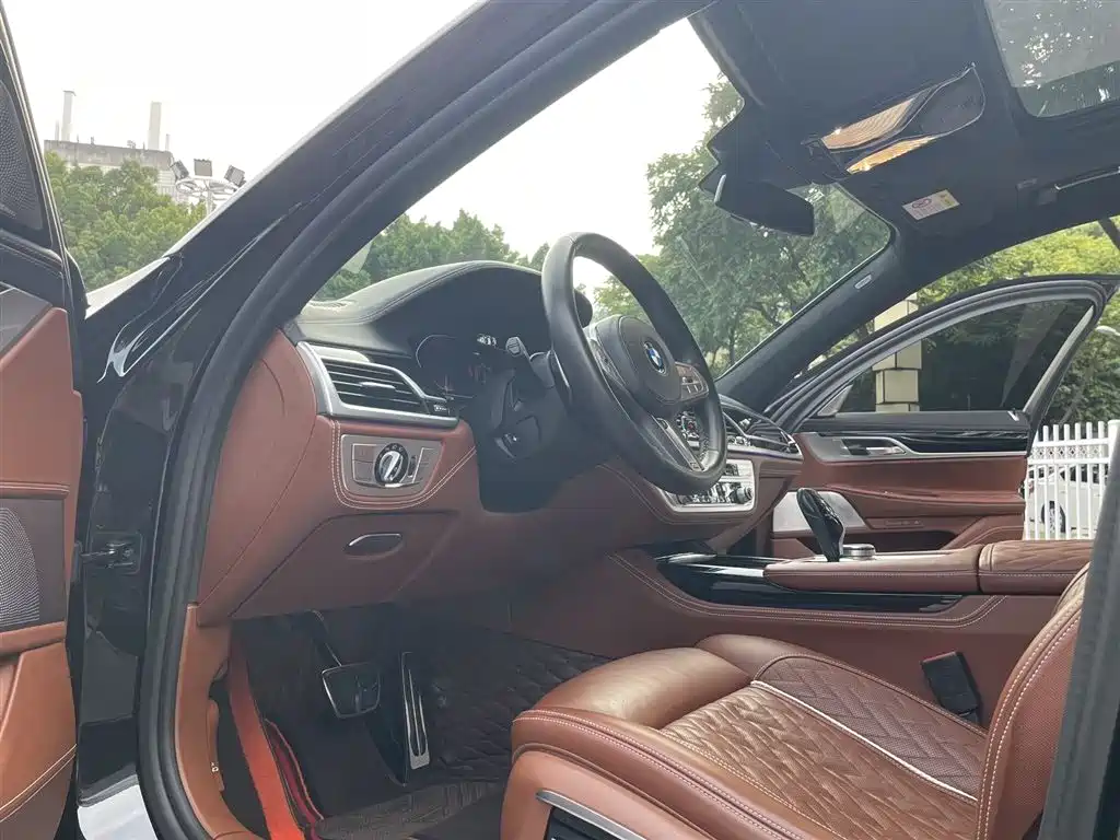 BMW 7 Series 2019 Facelift 750Li xDrive V8 M Sport Package фото 4