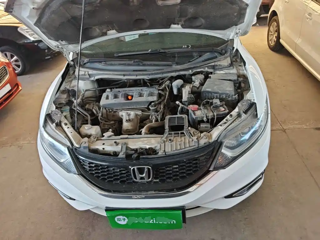 Honda Jade 2015 2014 1.8L CVT Luxury Premium 5-seater
