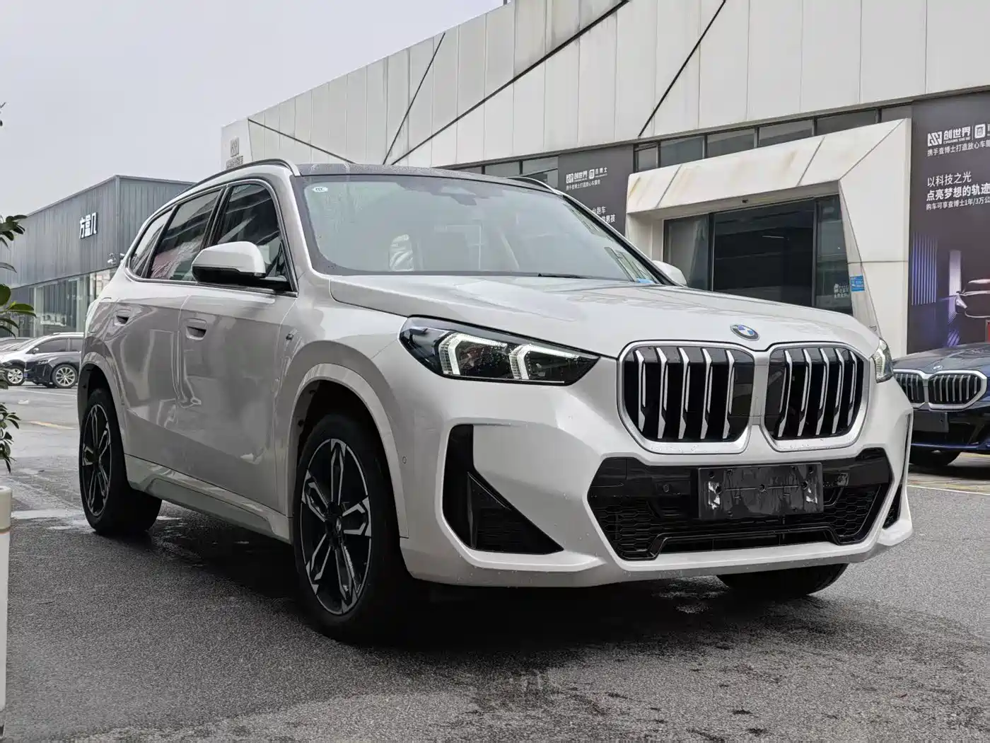 BMW X1 2023 sDrive25Li M Sport Package фото 6