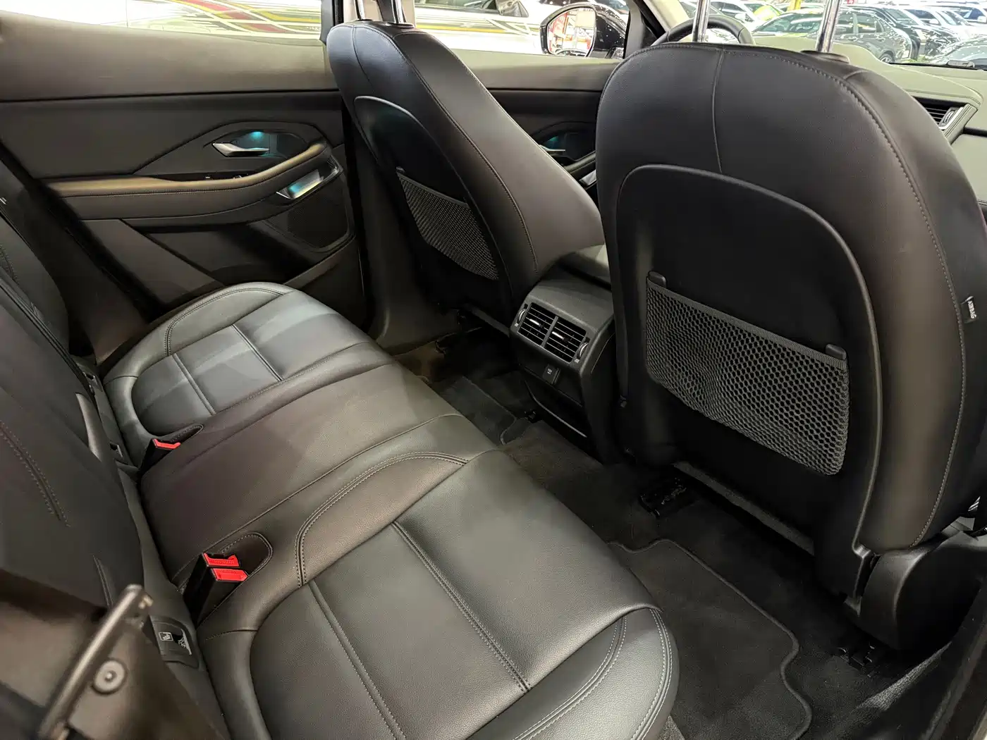 Фото 26 - Jaguar E-PACE