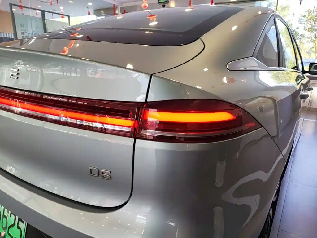 Photo 8 - Roewe D6