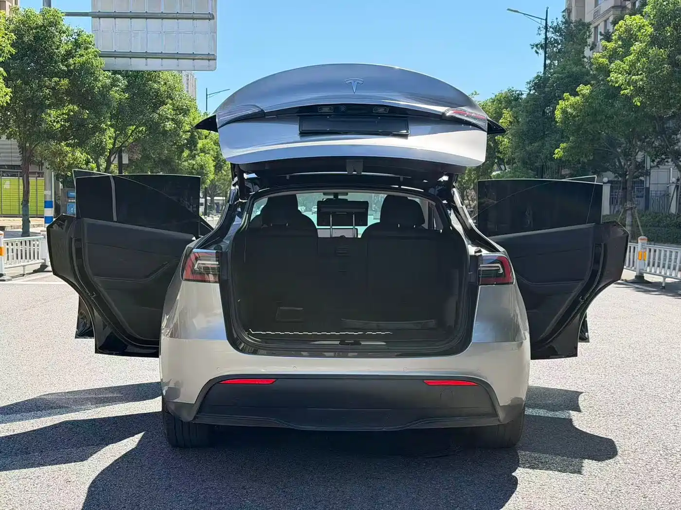 Фото 3 - Tesla Model Y
