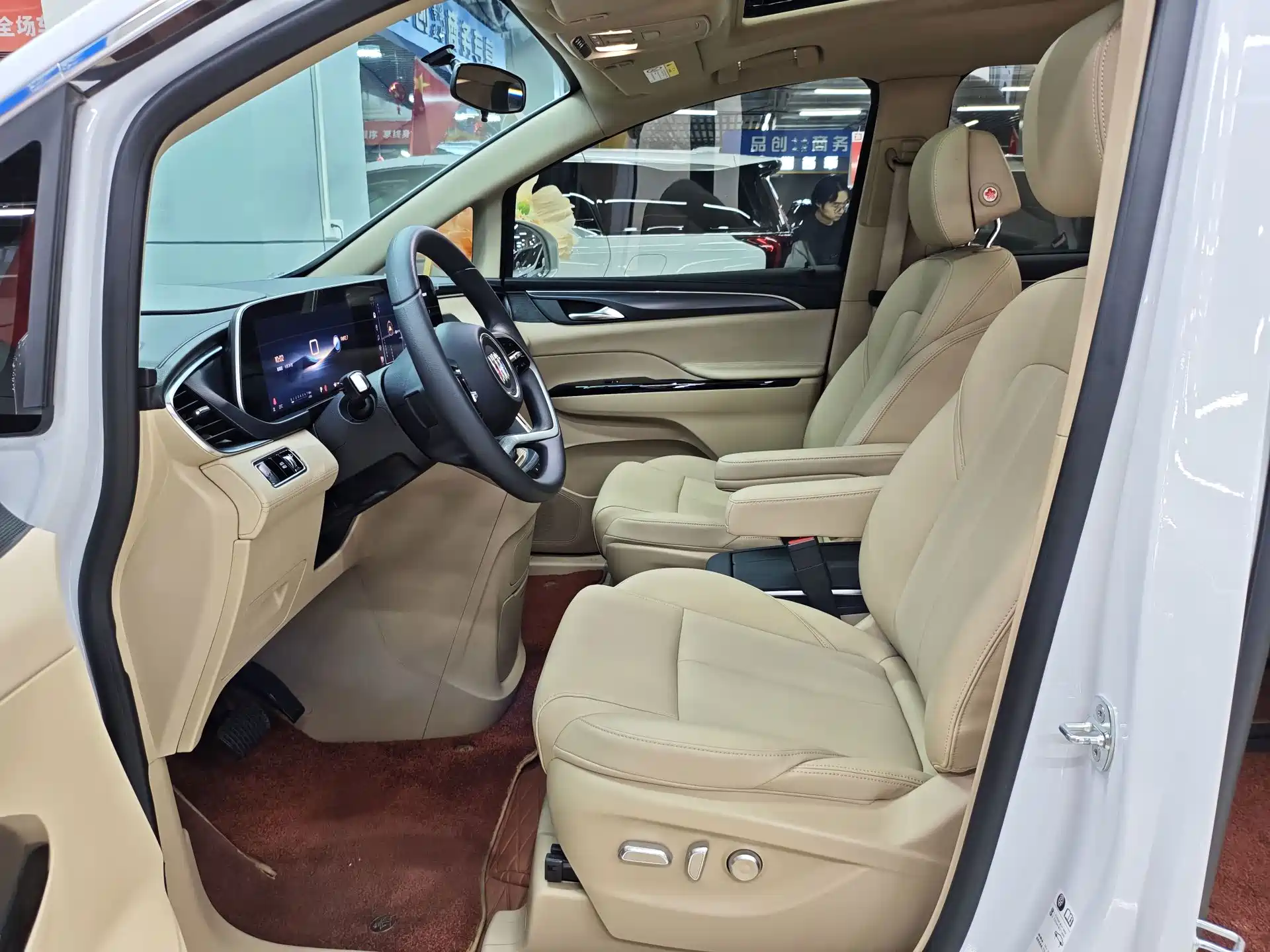 Фото 5 - Buick GL8