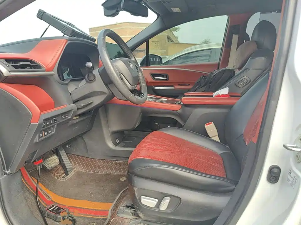Photo 15 - Toyota Sienna