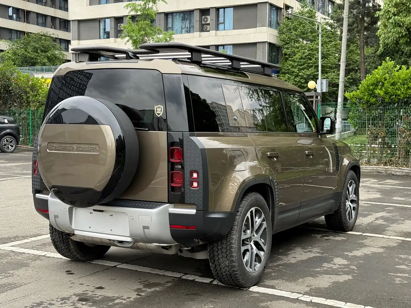 Land Rover Defender 2024 110 3.0T P400 Dark Special Edition фото 3