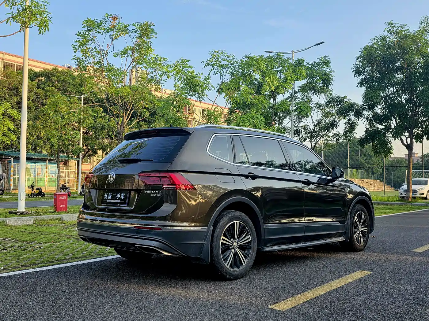 Volkswagen Tiguan L 2018 380TSI Automatic AWD Luxury Edition фото 18
